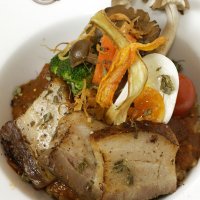 NEW！【ディナー限定】特製ポークコンフィのスパイシーカレー【玄米リゾピラフ】